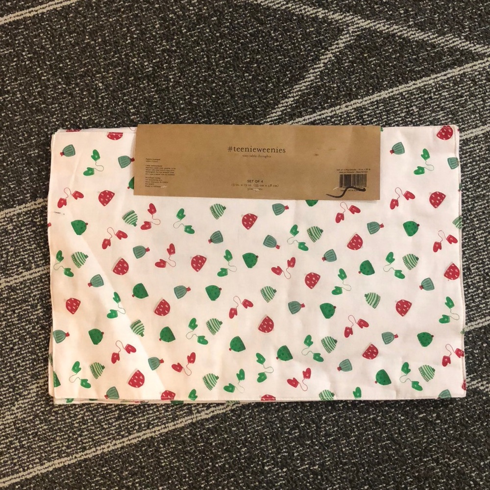 🆕 4pc Holiday Placemats - Picture 1 of 2